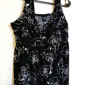 Size 2 Black and White Floral Blouse